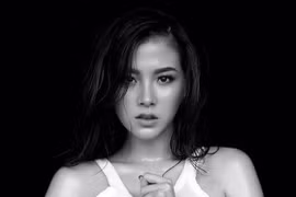 Mỹ nhân 'Chiếc lá cuốn bay' diện trang phục gợi cảm, đốt cháy mọi ánh nhìn