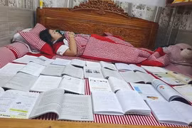 Kiểu ôn thi bá đạo của học sinh khiến dân mạng cười ngất