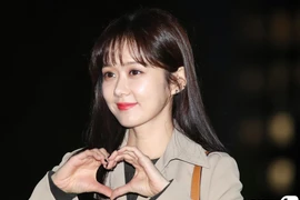 Jang Na Ra tuổi 40 vẫn khiến fan ghen tỵ với vẻ đẹp như búp bê