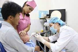 Lỗ nhỏ như đầu tăm ở tai: Dấu hiệu không được chủ quan