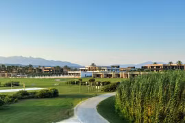 Nơi tổ chức 'trại hè' cho Barack Obama, Katy Perry, Tom Cruise có gì?