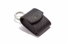 Các hãng thời trang xa xỉ thiết kế phụ kiện gì cho AirPods?