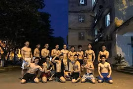 Nam sinh Bách khoa khiến chị em "rụng trứng" vì khoe body cực phẩm