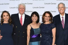 Gia tộc giàu nhất thế giới kiếm 4 triệu USD mỗi giờ