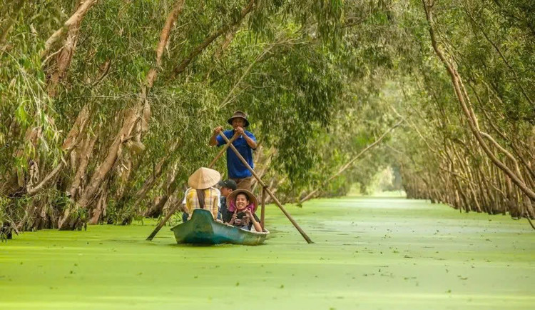 Mùa nước nổi miền Tây có gì đặc biệt mà hút đông khách? Ảnh Traveloka 9de0e2f81e23aa7df332.jpg
