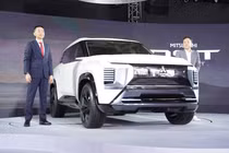 Mitsubishi DST Concept 7 chỗ chính thức ra mắt tại Việt Nam