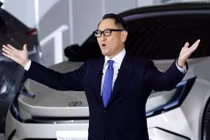 Chủ tịch Toyota - ôtô điện gây ô nhiễm gấp 3 lần xe hybrid