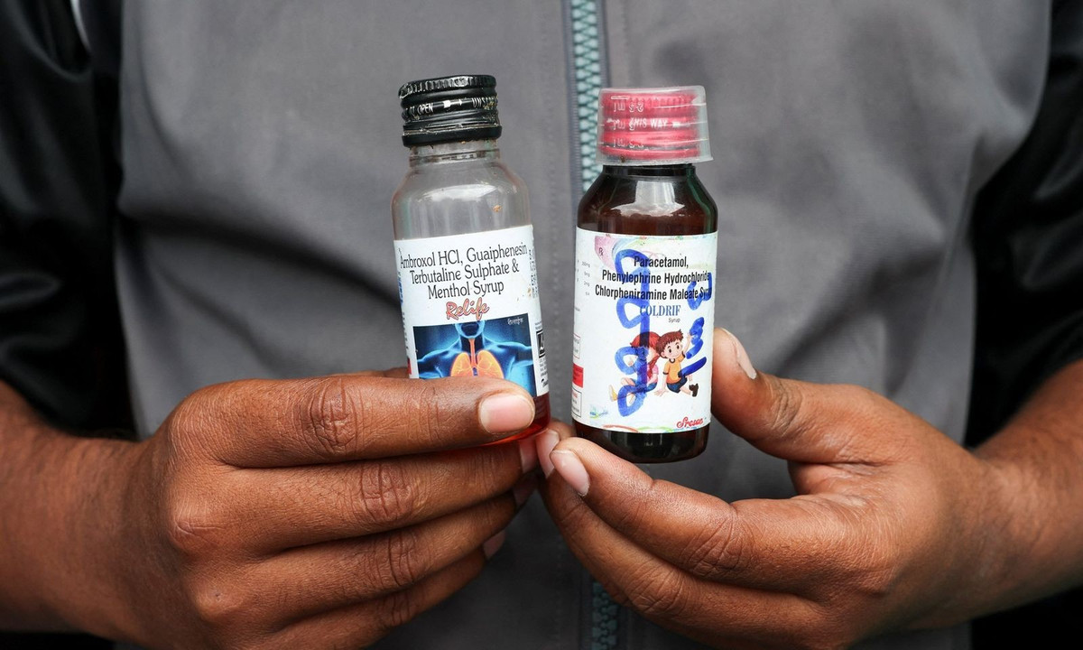 Chai thuốc Coldrif, có liên quan đến cái chết của một số trẻ em Ấn Độ - Ảnh: Reuters