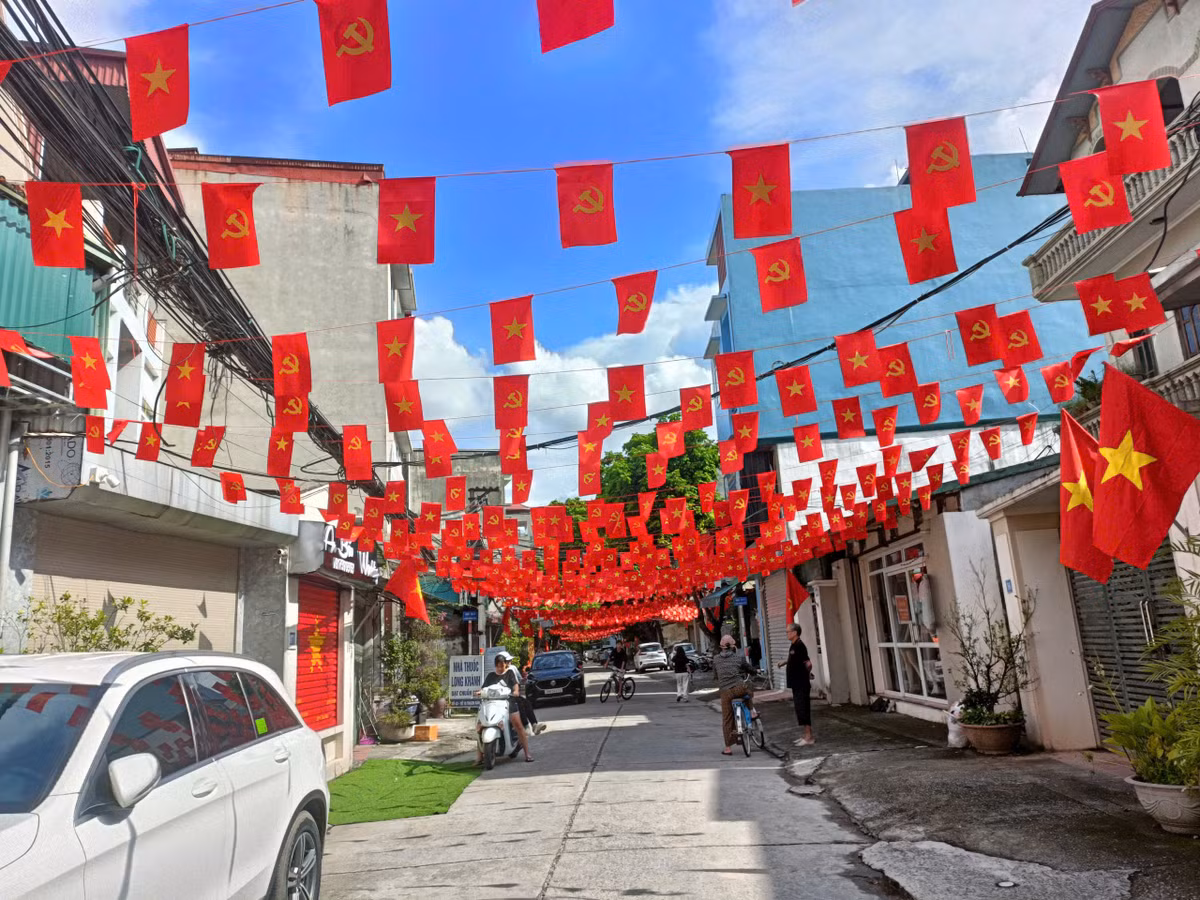 Khu vực Hà Nội có lúc có mưa rào và dông, ngày nắng gián đoạn/ Ảnh Bình Nguyên