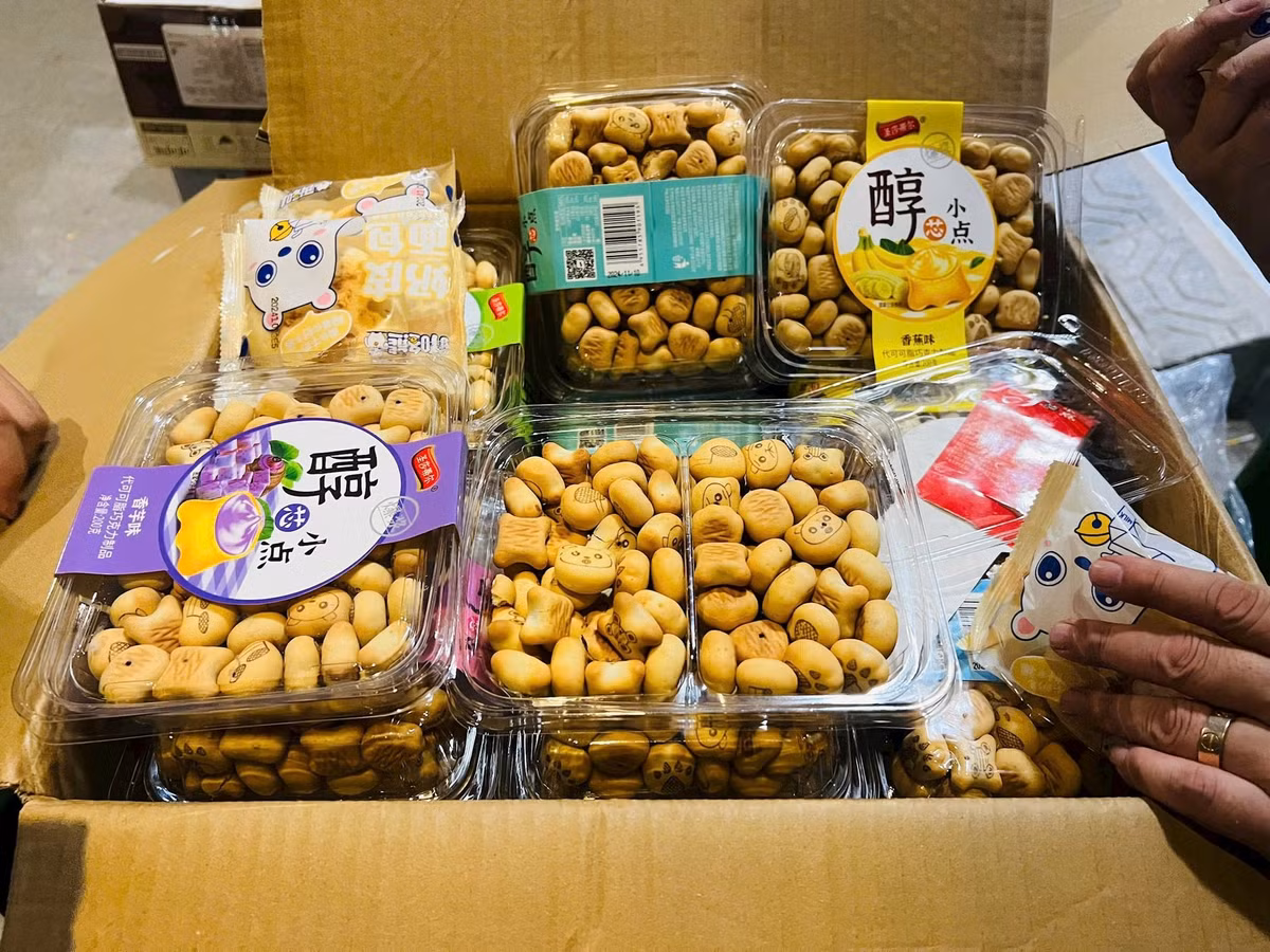 Kẹo socola bị lực lượng chức năng thu giữ/Ảnh CATP