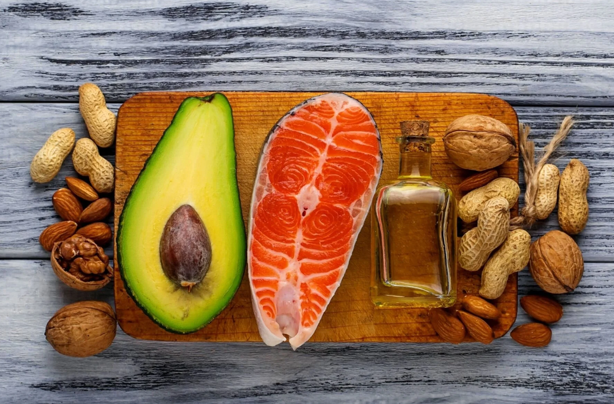 Cần bổ sung đầy đủ dưỡng chất quan trọng để duy trì cấu trúc xương vững chắc. Ảnh minh hoạ/Internet