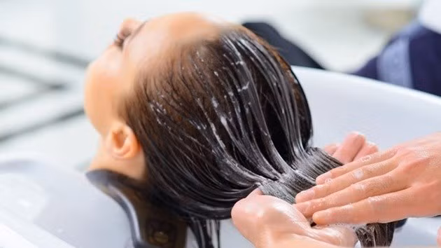 Keratin phục hồi tóc hư tổn có thể gây hại cho sức khỏe