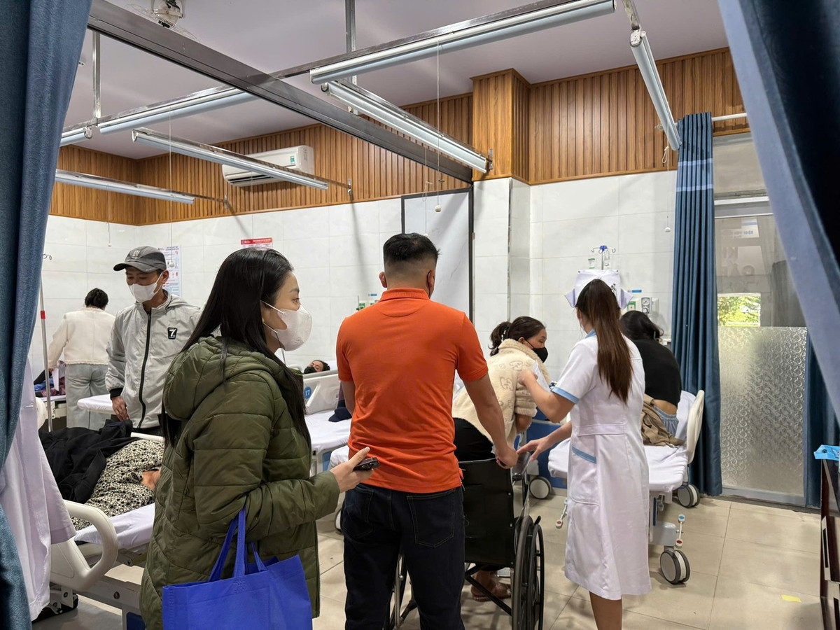 Tính đến sáng 15/12, có tổng cộng 105 bệnh nhân đến khám, điều trị tại các bệnh viện trong tỉnh sau khi ăn bánh mì tại cơ sở Hồng Vân. Ảnh tienphong.vn