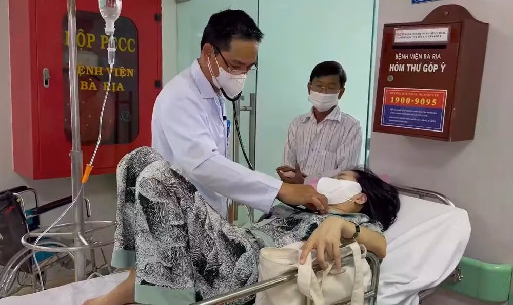 Bệnh nhân đang điều trị tại Bệnh viện Đa khoa Bà Rịa. Ảnh sggp.org.vn