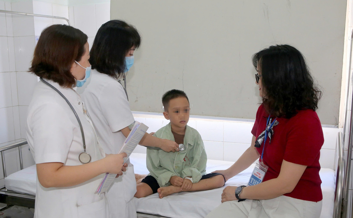 Bé trai tím tái, lịm người sau khi ăn phô mai, không ngờ bệnh lý nguy hiểm 1