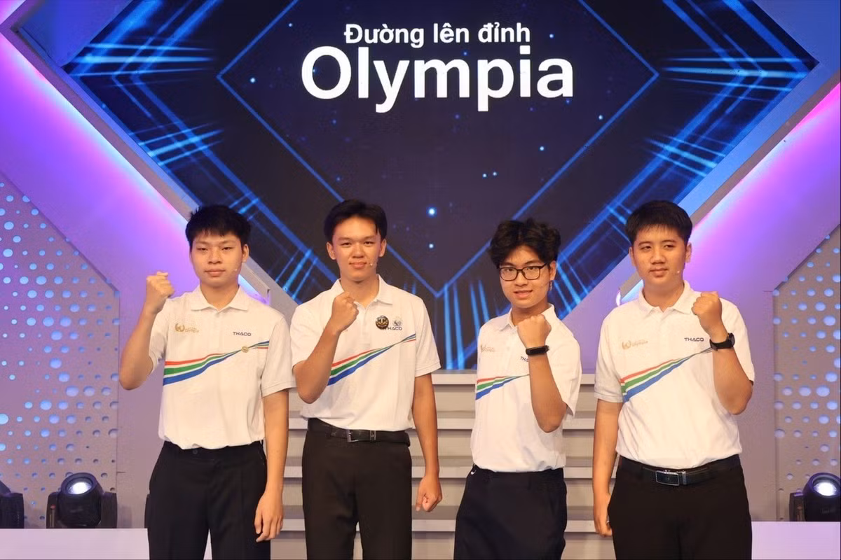 Bốn thí sinh tranh tài trận Chung kết năm Olympia 25. Ảnh: BTC