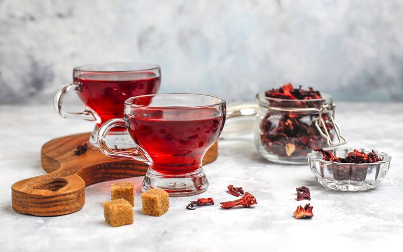 Trà hoa dâm bụt giúp bổ sung dưỡng chất cần thiết (Ảnh minh hoạ/Internet)