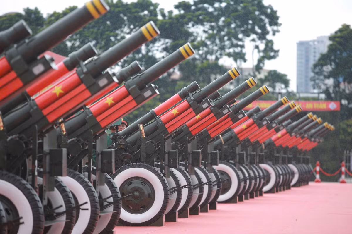 Cận cảnh dàn pháo lễ trước giờ G.