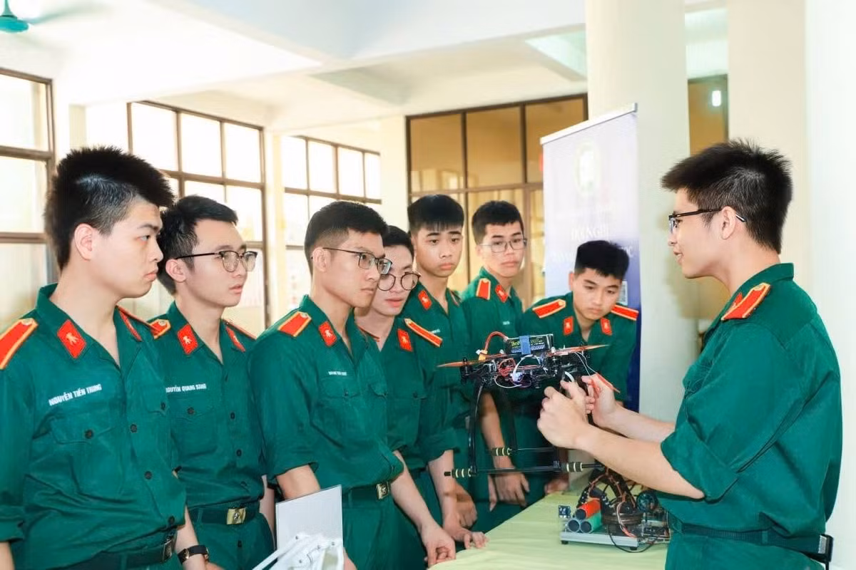 Sinh viên Học viện Kỹ thuật quân sự. Ảnh: MTA