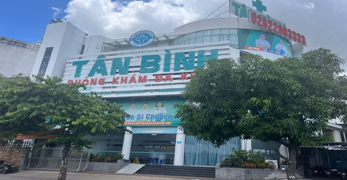 Thanh tra Sở Y tế từng tạm đình chỉ phòng khám thuộc Công ty TNHH Phòng khám Đa khoa Tân Bình để làm rõ những dấu hiệu bất thường. Ảnh: Sở Y tế