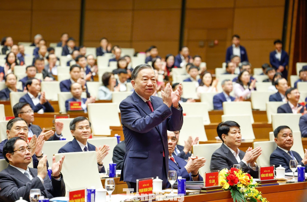 Tổng Bí thư Tô Lâm và các đồng chí lãnh đạo, nguyên lãnh đạo Đảng, Nhà nước dự Hội nghị quán triệt Nghị quyết Đại hội XIV của Đảng, ngày 7/2. (Ảnh: Như Ý).