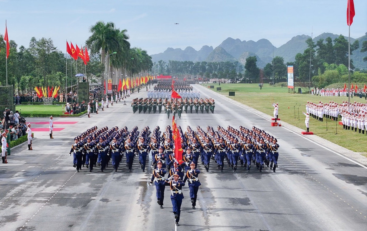 Các khối Quân đội nhân dân Việt Nam thao luyện diễu binh A80 tại Trung tâm Huấn luyện quân sự quốc gia 4.