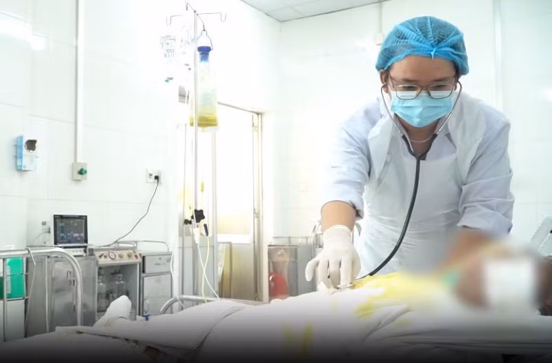 Hai bệnh nhân đang được điều trị tại Khoa Bỏng và Phẫu thuật tạo hình, Bệnh viện Chợ Rẫy/Ảnh CAND.