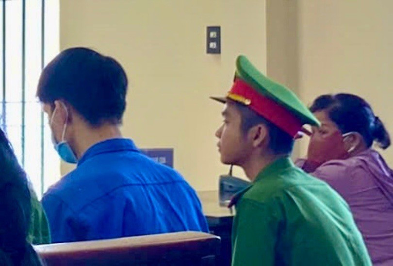 Nam bác sĩ tại phiên tòa.