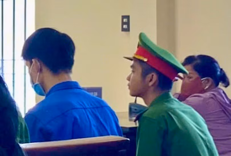 Nam bác sĩ tại phiên tòa.