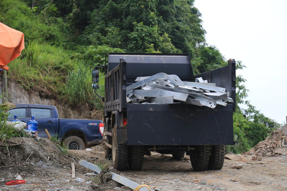 Rồi chuyển khỏi hiện trường.