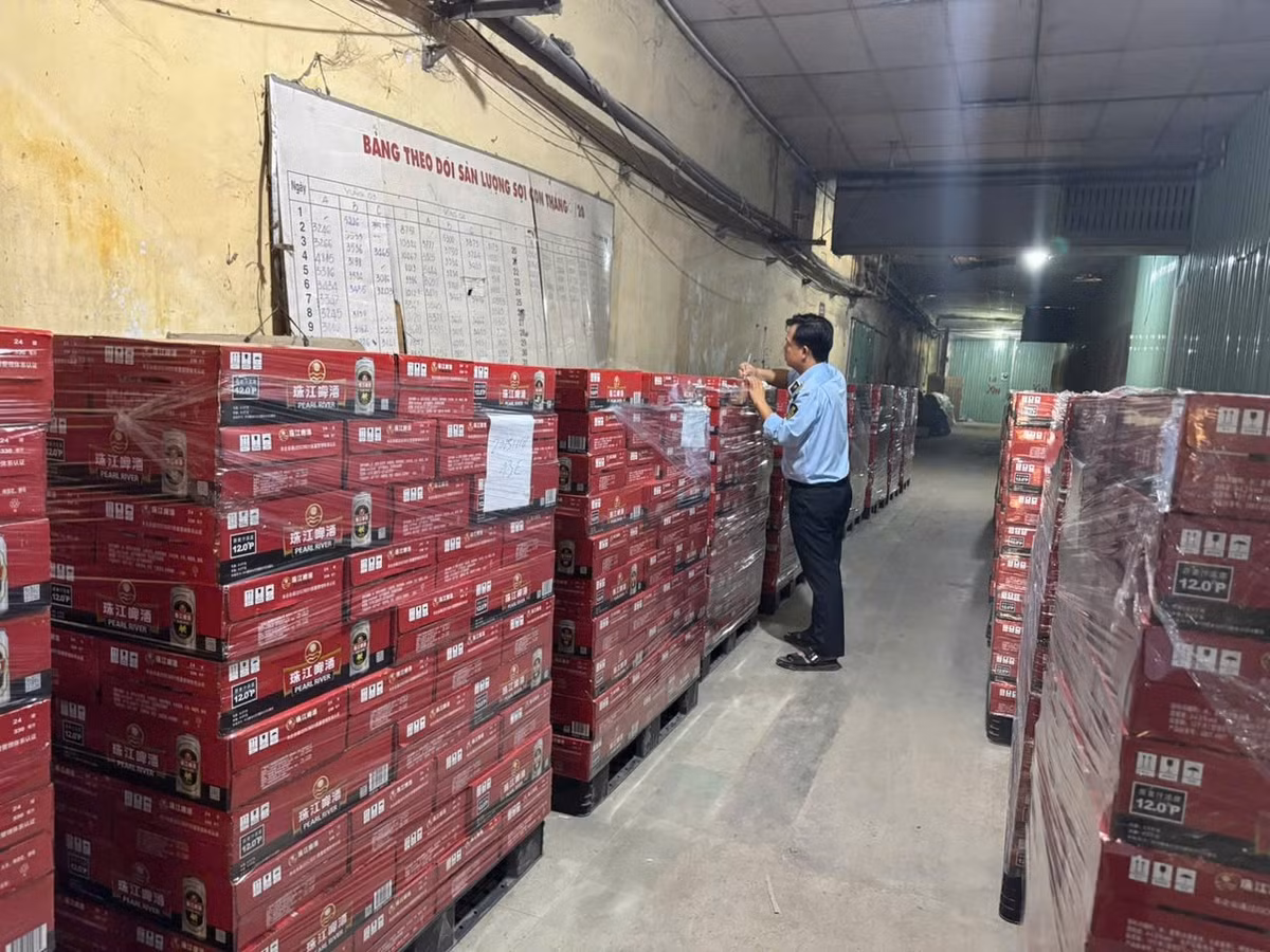 Toàn bộ số hàng hóa không có nhãn phụ tiếng Việt, không xác định được nguồn gốc, xuất xứ, trị giá gần 700 triệu đồng. Ảnh DMS