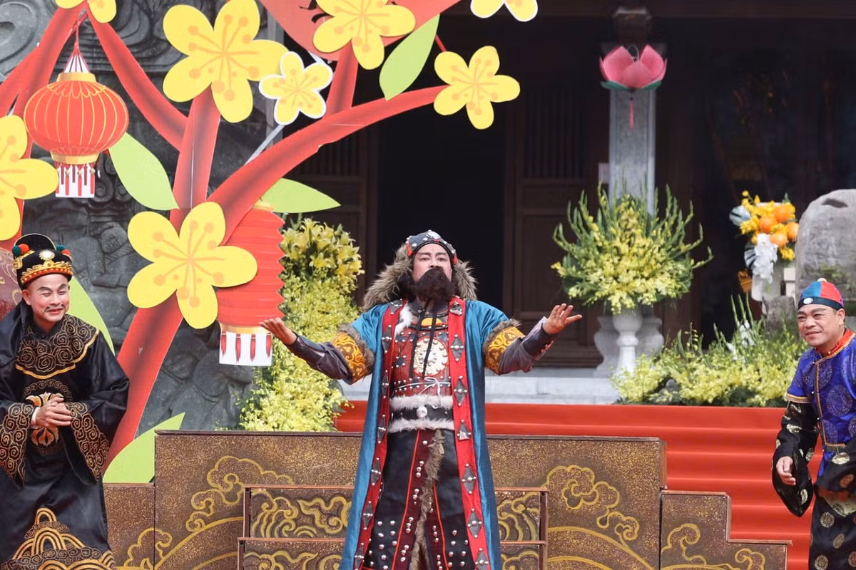 Hoạt cảnh tái hiện Hoàng đế Quang Trung - Nguyễn Huệ thống lĩnh ba quân đánh giặc ngoại xâm. Ảnh tienphong.vn