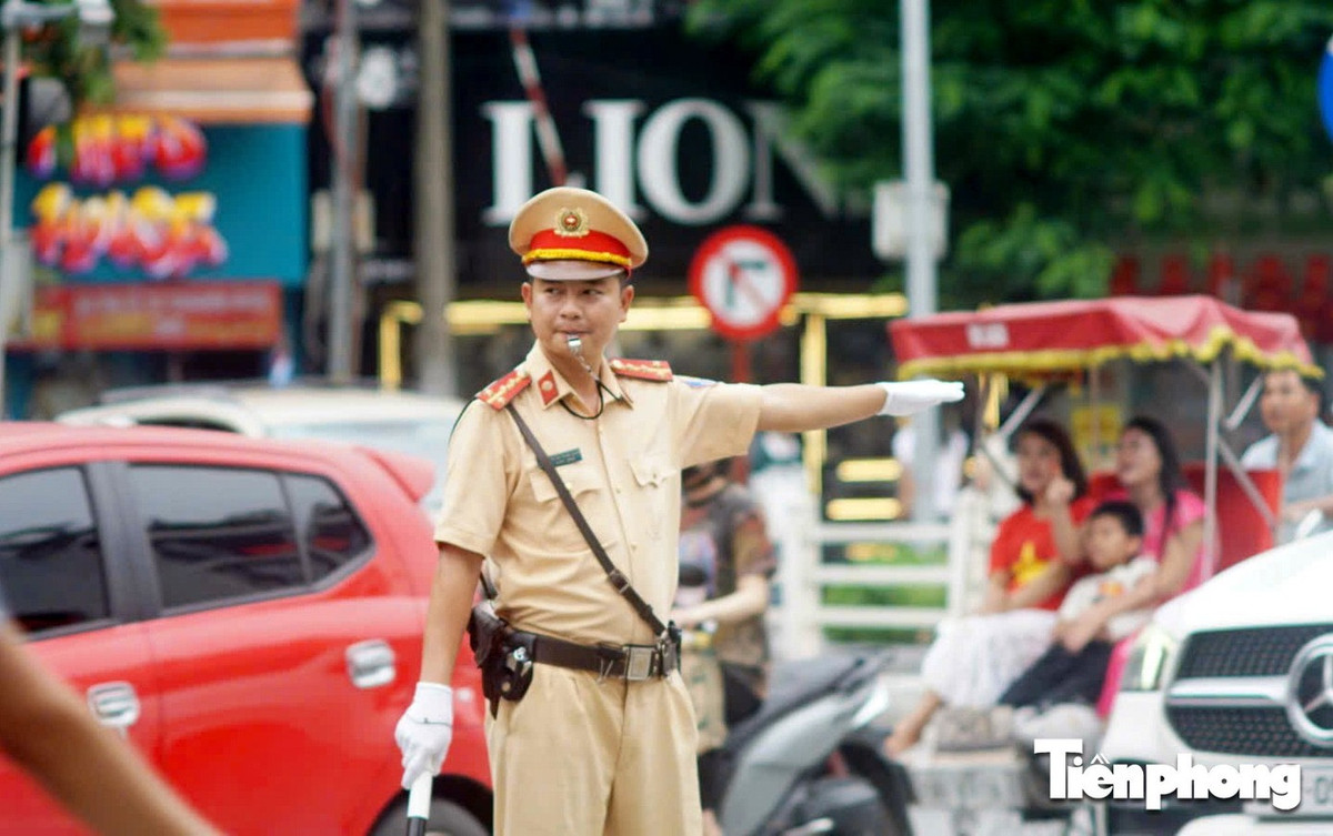 Công an TP Hà Nội thay đổi thời gian, hướng đi phương tiện phục vụ tổng hợp luyện lần 2. Ảnh: Thanh Hà