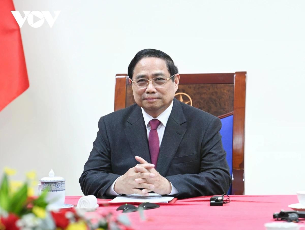 Thủ tướng Chính phủ đề nghị Singapore hỗ trợ trao đổi kinh nghiệm, tư vấn cho Chính phủ Việt Nam; hai nước tăng cường hợp tác về phát triển hạ tầng tài chính - ngân hàng