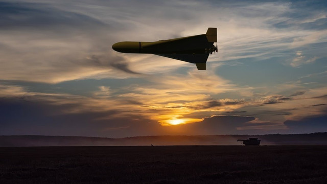 Phiên bản mới của Shahed-136, là bản "MS" cho thấy bước tiến vượt trội. UAV này được trang bị camera hồng ngoại, hệ thống dẫn đường kháng nhiễu hiện đại (CRPA), AI nhận dạng mục tiêu và đầu đạn mạnh hơn. Một số phiên bản có thể mang tới 90 kg chất nổ, đủ sức phá huỷ hạ tầng quân sự hoặc các mục tiêu kiên cố. 8.jpg