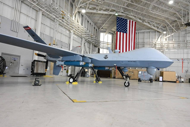 "Máy bay không người lái (UAV) MQ-9 từ đơn vị Không vận và Hải vận của Cơ quan đang hỗ trợ giám sát trên không cho các lực lượng thực thi pháp luật liên bang tại khu vực Los Angeles và góp phần đảm bảo an toàn cho họ khi có yêu cầu", người phát ngôn Cơ quan Hải quan và Biên phòng Mỹ (CBP) John Mennell ngày 11/6 thông báo. 3-anh-wikipedia.jpg