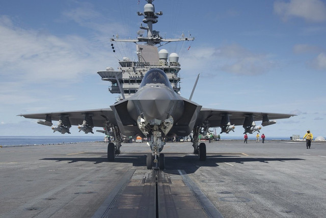 Từ lâu, Tây Ban Nha đã do dự về F-35, đôi khi nước này chọn kéo dài tuổi thọ máy bay cũ hiện có trong nước. Năm 2024, chính phủ tuyên bố 87% trong số hơn 12 tỷ USD tăng chi tiêu quốc phòng sẽ dành cho các công ty nội địa, khiến việc mua máy bay Mỹ trở nên khó phù hợp. 5-anh-wikipedia.jpg