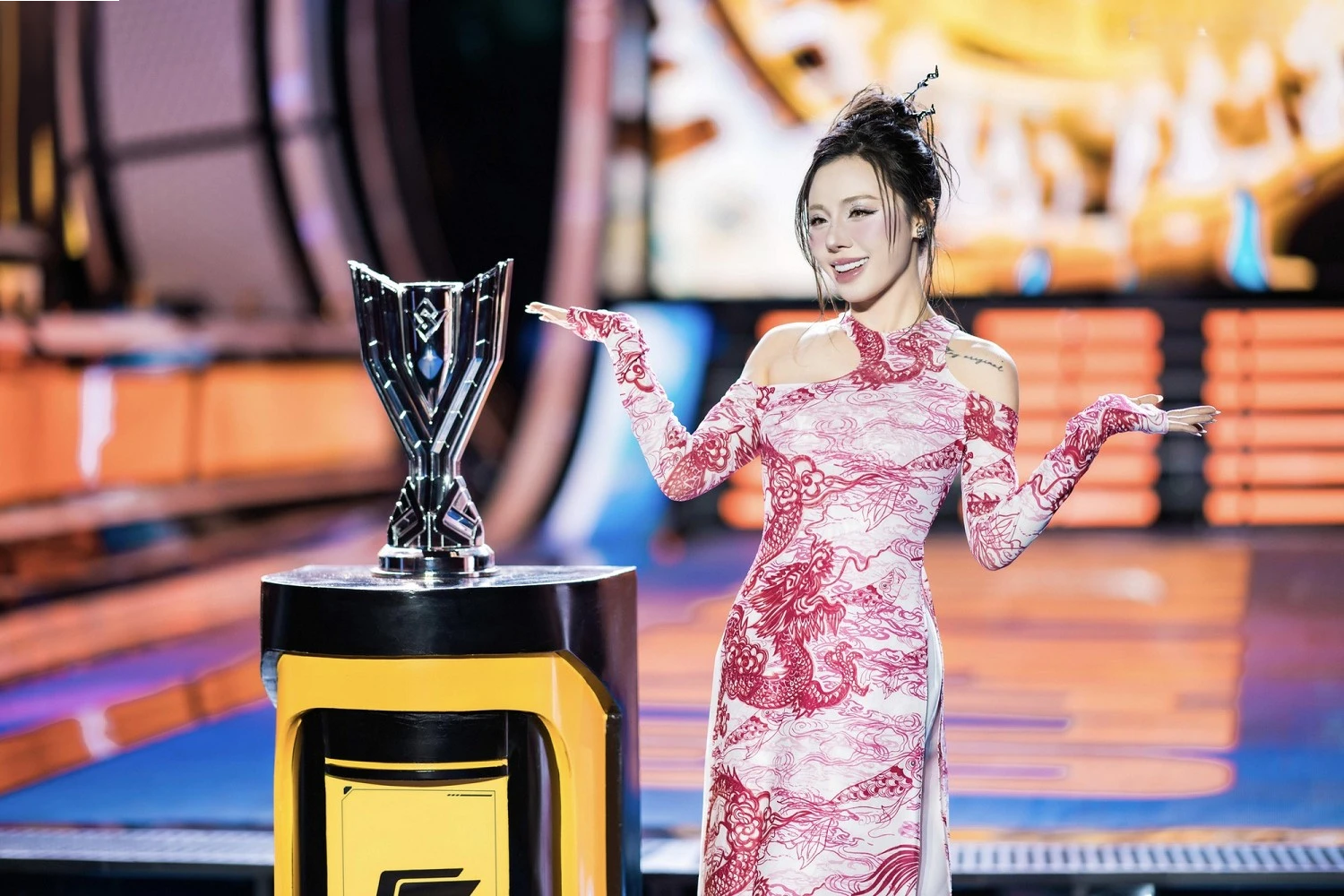 Fan vỡ òa vì "nữ thần Free Fire" bất ngờ xuất hiện trở lại