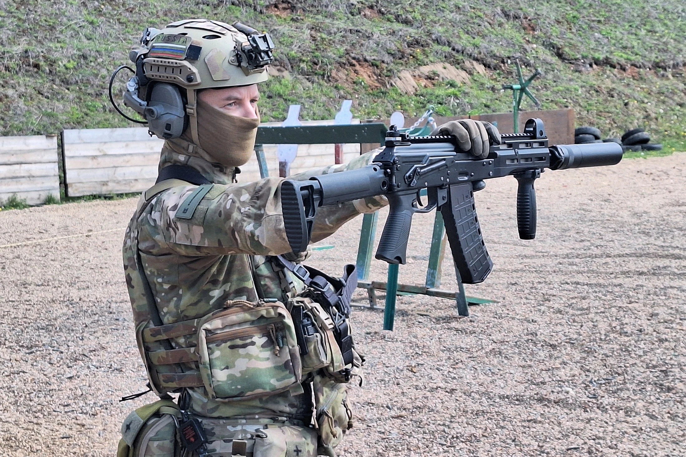 Thực tế khắc nghiệt ở Ukraine giúp AK-12 Nga mạnh mẽ hơn