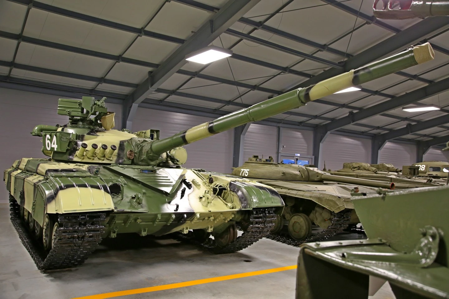 Ba công nghệ nào của xe tăng T-64 khiến NATO run sợ suốt 20 năm?