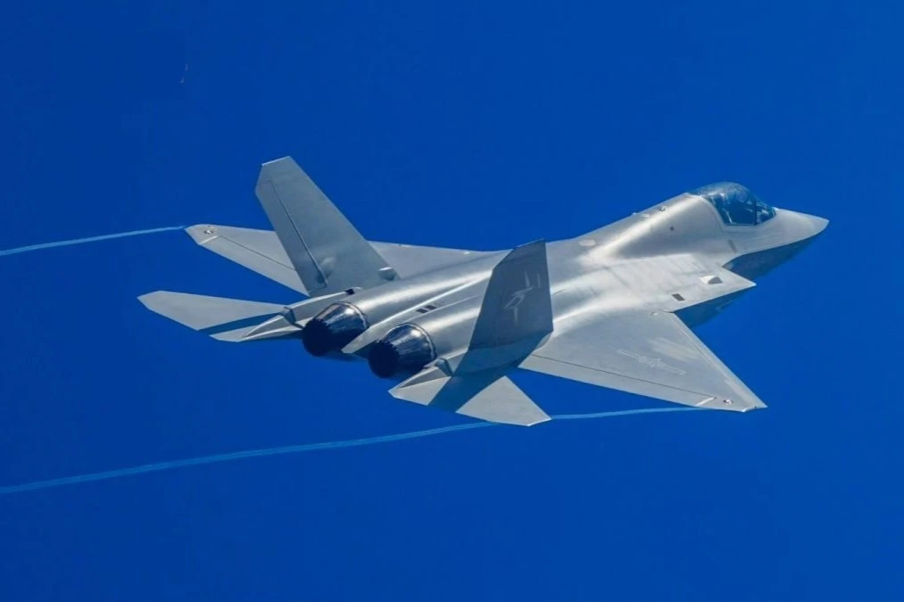 Máy bay tàng hình J-35 thế hệ tiếp theo của Trung Quốc 