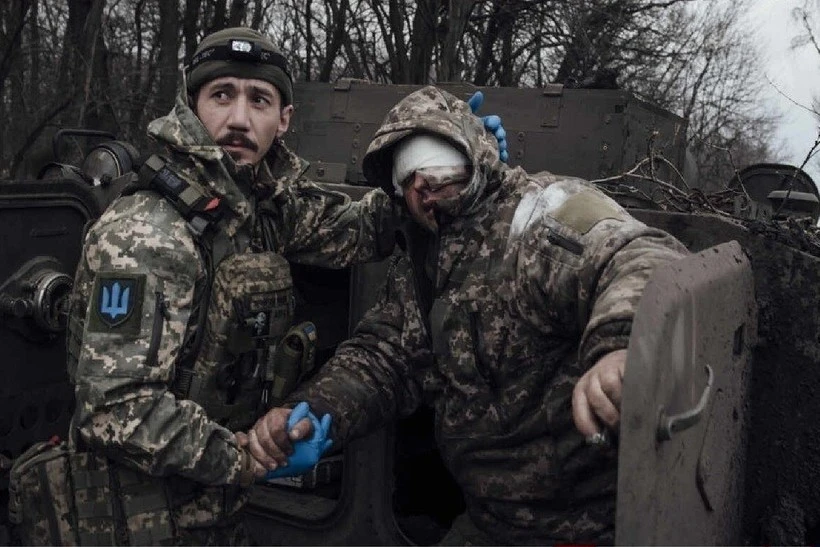 Chấp nhận thương vong, Quân đoàn Azov tạm đẩy lui quân Nga ở bắc Pokrovsk 