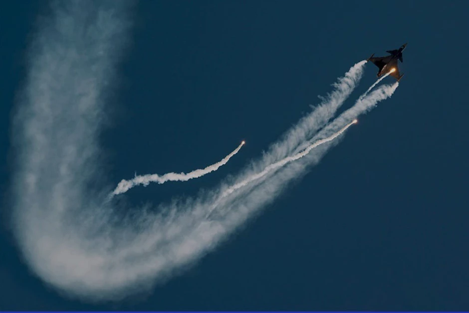 Nga trút "mưa lửa" vào Ukraine, NATO điều chiến đấu cơ sẵn sàng đối đầu