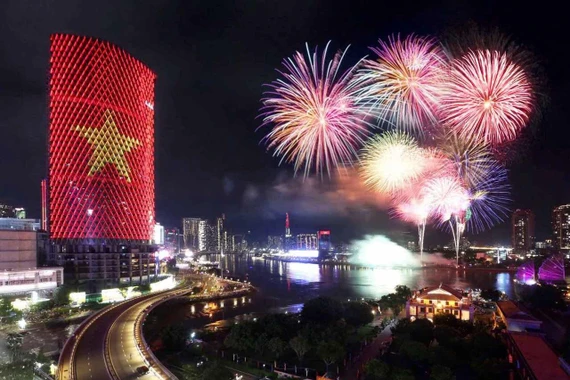 TPHCM bố trí 17 điểm bắn pháo hoa dịp Tết Nguyên đán Bính Ngọ.