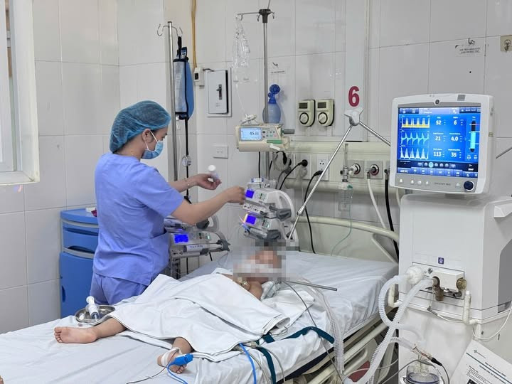 Hồi sức tích cực cứu trẻ hóc dị vật - Ảnh BVCC hoc-qua-nhan.jpg