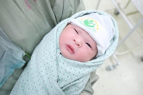 Em bé chào đời an toàn nhờ được phẫu thuật kịp thời - Ảnh BVCC rau-tien-dao-1.jpg