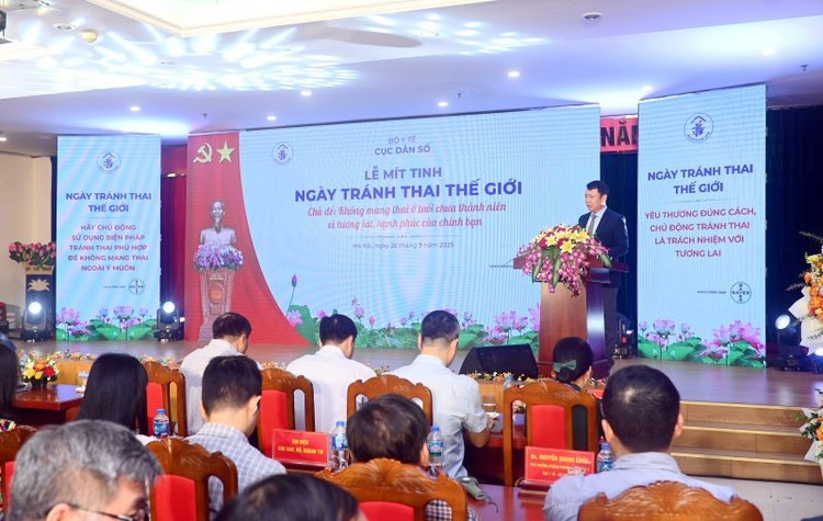 Ông Lê Thanh Dũng, Cục trưởng Cục Dân số (Bộ Y tế) phát biểu tại lễ mít tinh ngày tránh thai thế giới - Ảnh Bộ Y tế cung cấp tranh-thai-tg.jpg