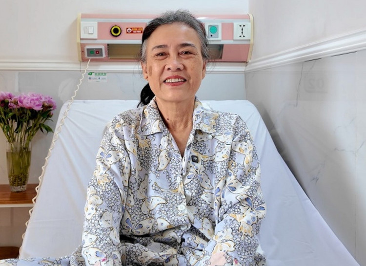 Bệnh nhân P phục hồi tốt, không còn đau bụng, tinh thần vui vẻ, phấn chấn sau 5 ngày phẫu thuật - Ảnh BVCC u-mac-treo-2-9530.jpg