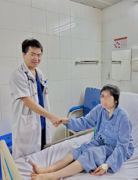 Lọc máu thay huyết tương cứu bệnh nhân nhược cơ nguy kịch - Ảnh: BSCC nhuoc-co.jpg