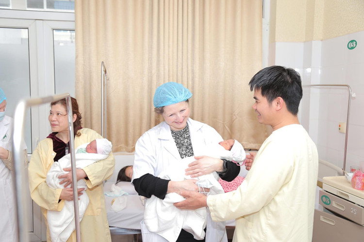 Hợp tác quốc tế trong chăm sóc trẻ sơ sinh - Ảnh BVCC may-tho-4.jpg